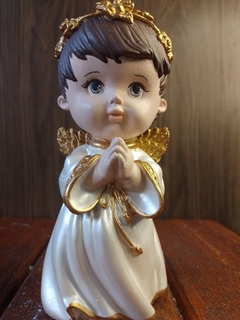 Anjo Rezando com Coroa de Flores (Branco) - comprar online