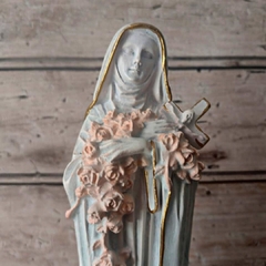 Santa Teresinha 20 cm imitação de pedra com efeito resinado.