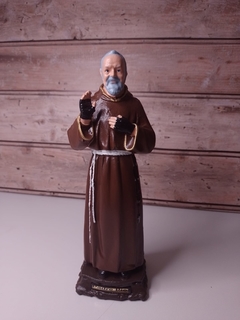 São Padre Pio de látex 20 cm -