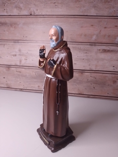 São Padre Pio de látex 20 cm - - Sancte Ioseph