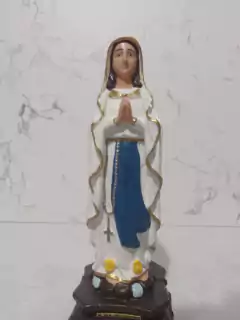 Nossa Senhora de Lourdes de látex 20 cm - loja online