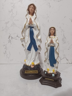 Nossa Senhora de Lourdes de látex 30 cm - loja online