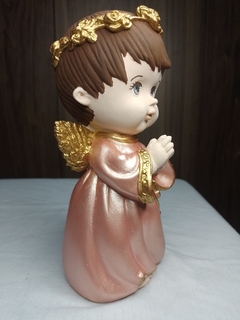 Anjo Rezando com Coroa de Flores (Rosa) - comprar online