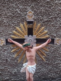 Crucifixo -látex inquebrável c/ base 57 cm na internet