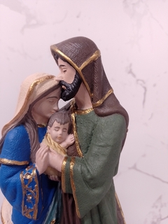 Sagrada Família Carinho 23 cm Colorida na internet