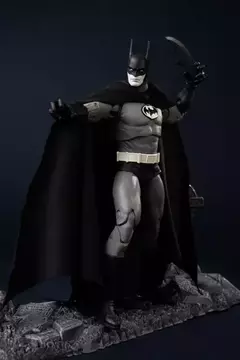 Imagem do [Pré-venda] Batman, Batman: Year Two - Gold Label - DC Multiverse - Exclusive Limited Black & White Accent Edition - McFarlane