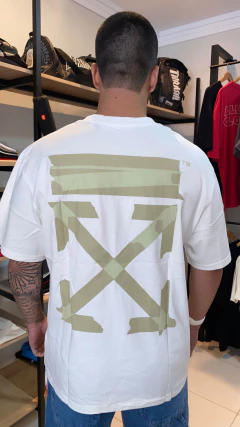 OFF-WHITE OVERSIZED IMPORTADA na internet