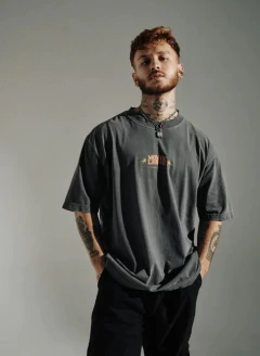 OVERSIZED MONTE LESTE na internet