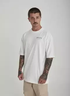 OVERSIZED MONTE LESTE na internet