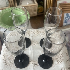 Set x 4 copas champagne con pie negro. - El campito antigüedades
