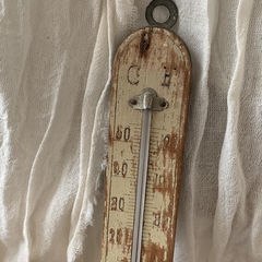 Antiguo termometro de pared, en madera con mercurio. 21 cm de alto aprox. - comprar online