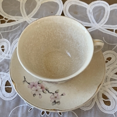 OUTLET Duo Te Hartford. Flor de ciruelo y ribete dorado. Con bastante craquel y manchas. - comprar online