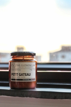 Vela Petit Gateau - (ganache, cacau, vanilla) - The Glowing Jar