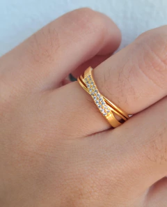 Anel Cruzado com Zirconia Crystal - comprar online