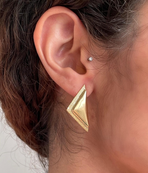 Brinco Triangulo Gold 3cm