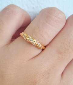 Anel Aro Torcido Micro Zirconias