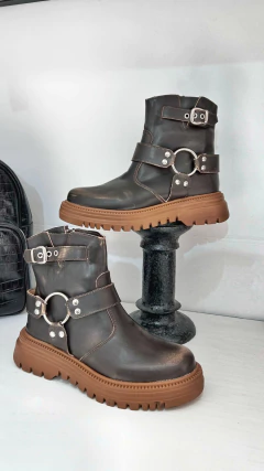 Botas Leopoldo chocolate gastado en internet