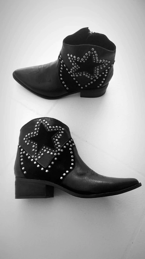 Bota Santa Julia Tachas - comprar online