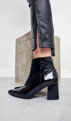 Bota Sidney en internet