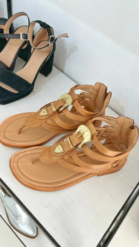 Sandalia Puket Camel - comprar online