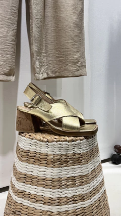 Sandalia Inés Oro - comprar online