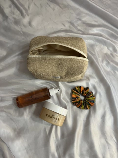 Kit Necessaire + Body Splash + Sugar Scrub Vanilla