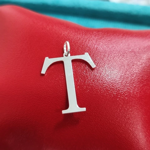 Pingente letra T 26.40 mm. Prata Legítima