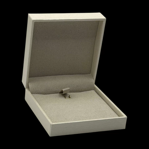 Estojo p/ colar e pulseira 7 x 7 x 2.5 cm. bege