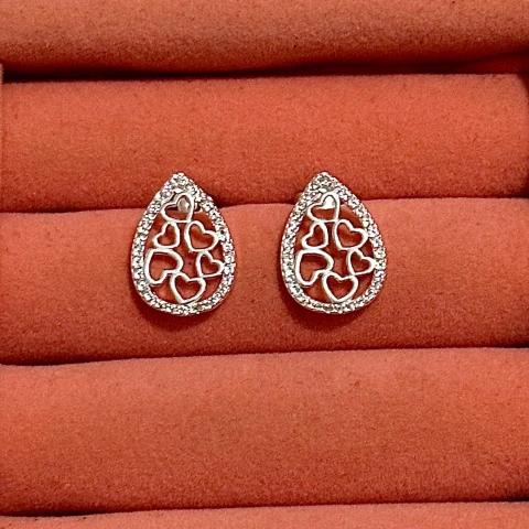 Brinco corações e pedras 17.8 mm. Prata Legítima