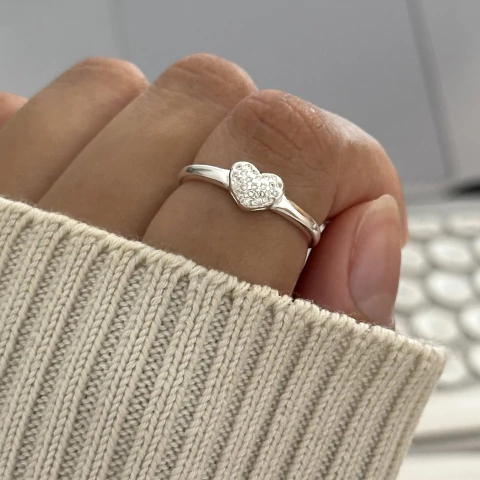 Anel coração cravejado em pedras - Prata Legítima