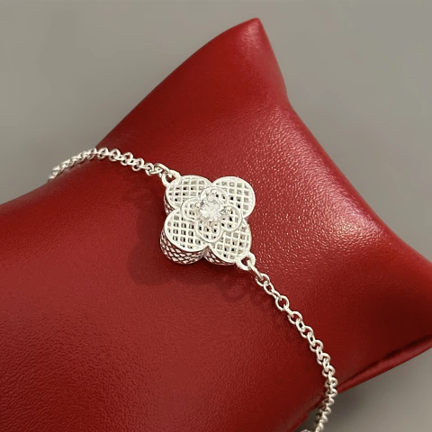 Pulseira trevo 3D c/ pedras 15.6 mm. Prata Legítima