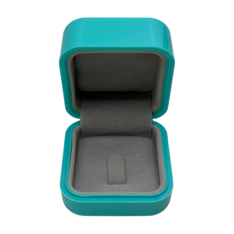 Estojo p/ anel 5 x 5 x 3,5 cm.