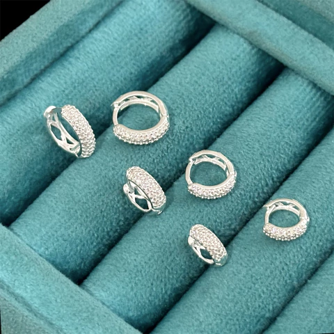 Trio brincos argola click c/ pedras 9.1, 11 e 13.1 mm. Prata Legítima