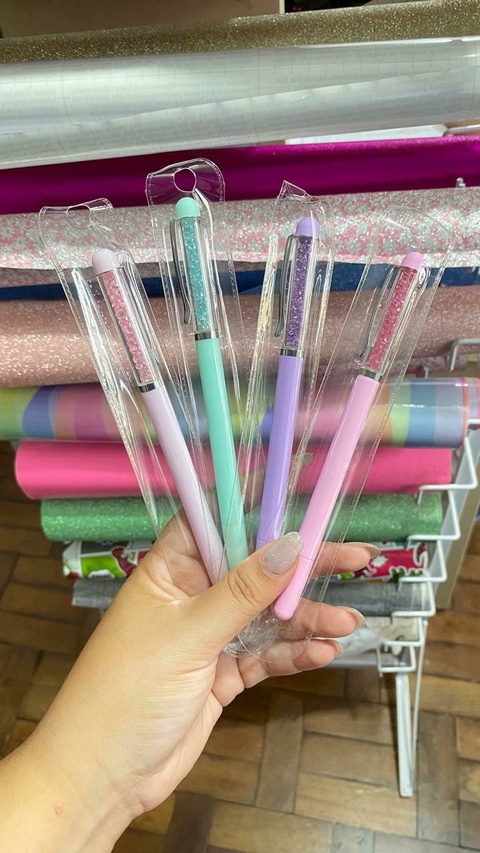 Caneta esferográfica com pedrinhas