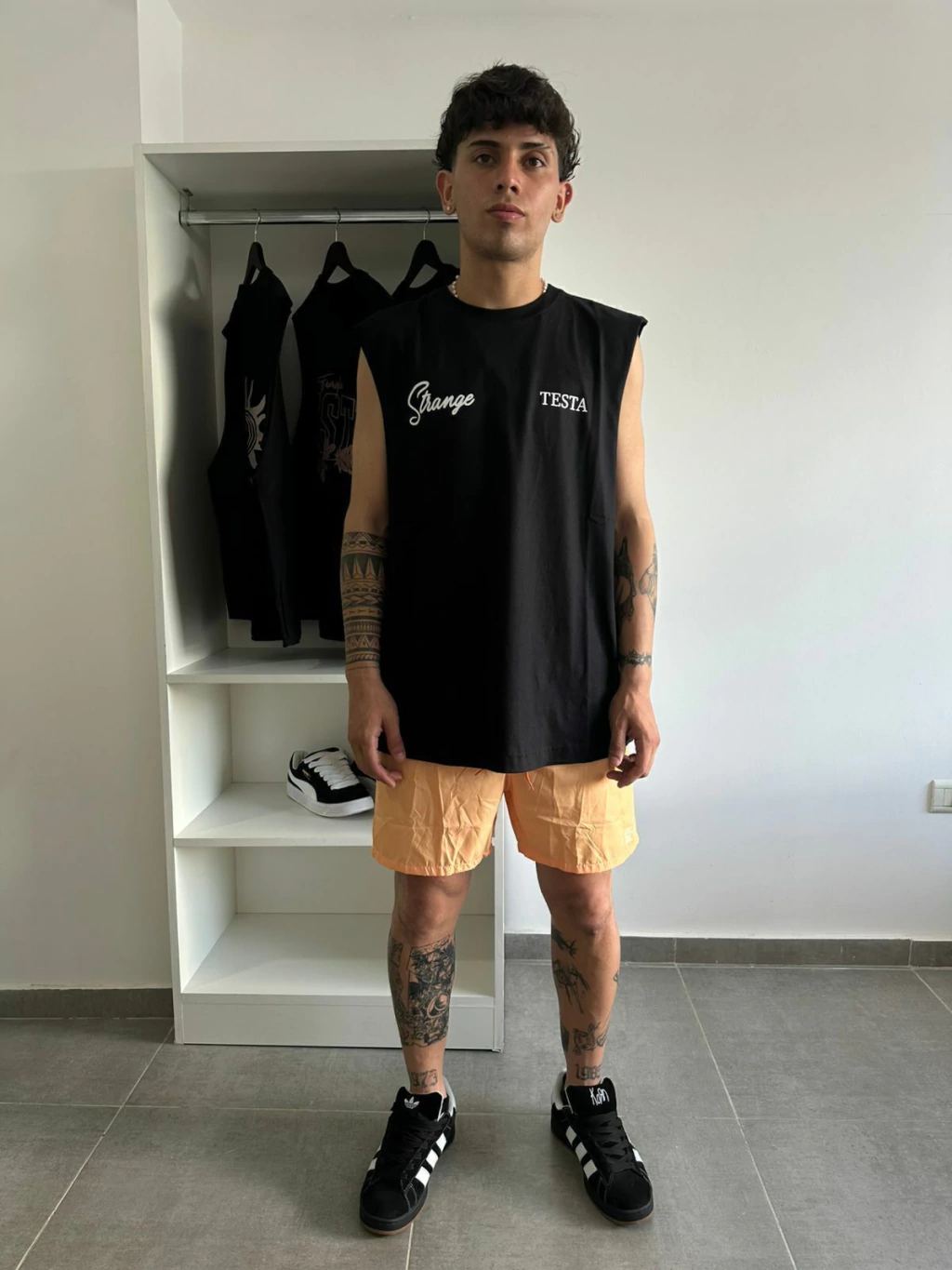 Musculosa STRANGER - NEGRO
