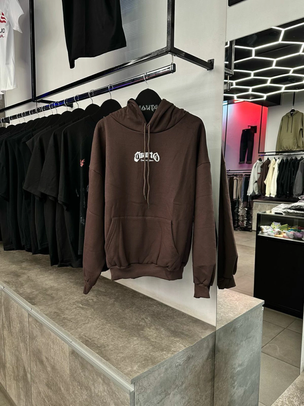 Hoodie POWERADE - MARRÓN