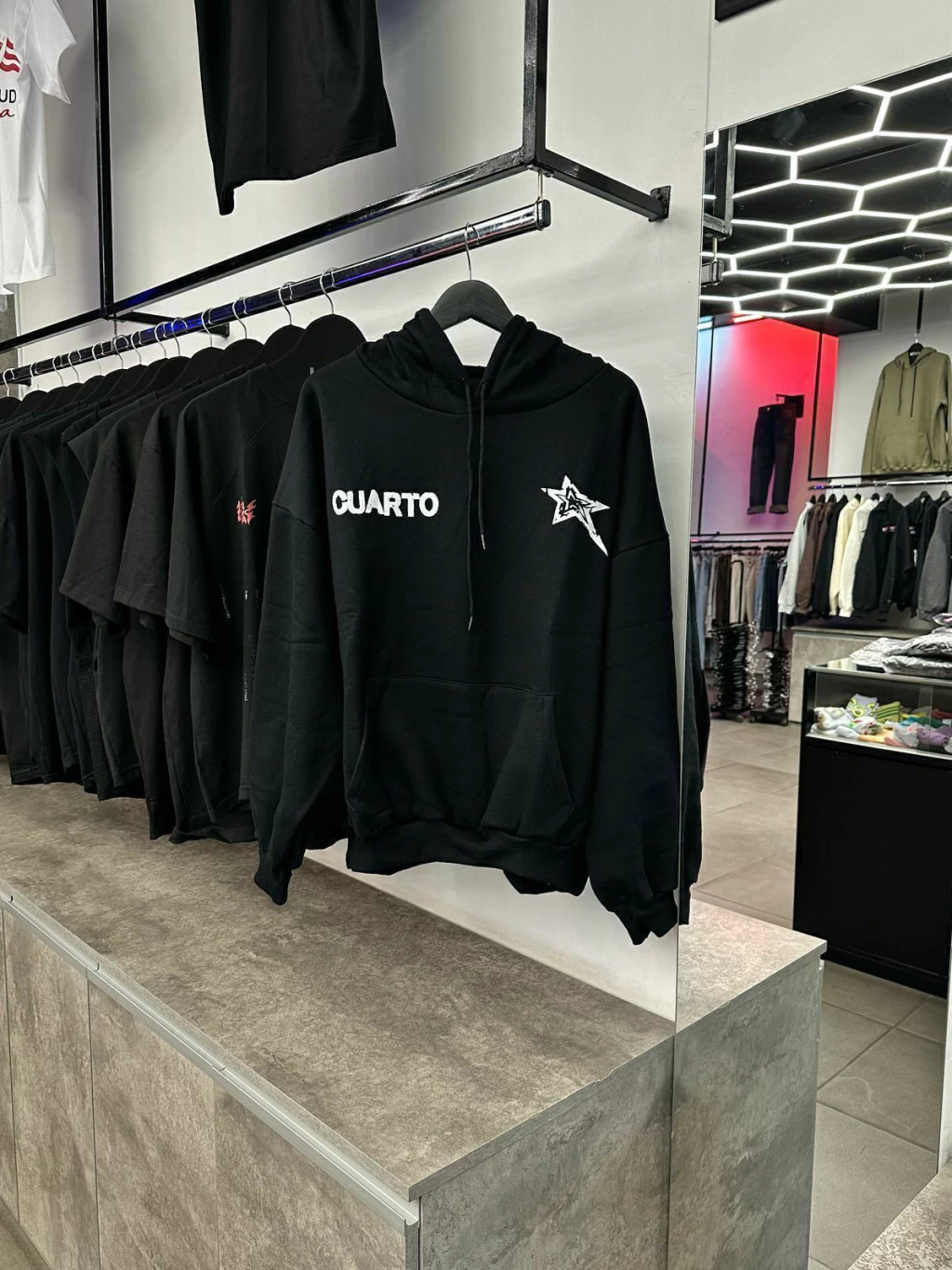 Hoodie STAR - BLACK
