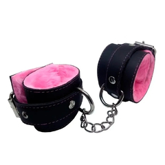 Esposas con peluche rosa y cadena
