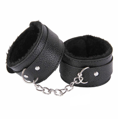 Esposas con peluche negro y cadena
