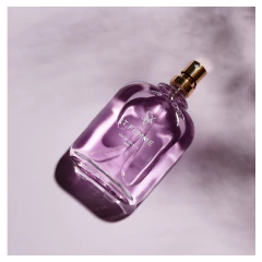 Perfume afrodisíaco floral It Femme en internet