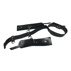Collar inmovilizador regulable esposas con mosquetón - Bangover Sex Shop en Cordoba juguetes sexuales