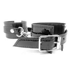 Esposas separables de charol negras - comprar online