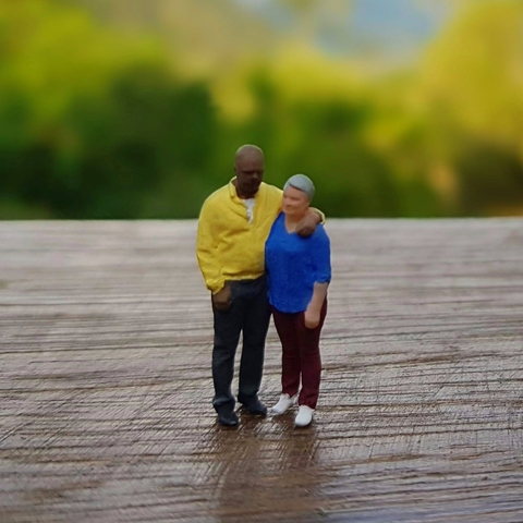 Casal Idoso Abraçado