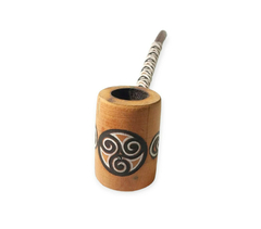 Cachimbo triskele preto e branco