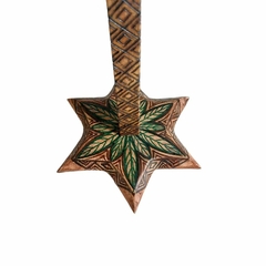 Santo Cruzeiro de madeira grafismo jiboia - Rezofolha