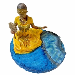 Imagem estatueta Orixá Oxum com vestido - comprar online