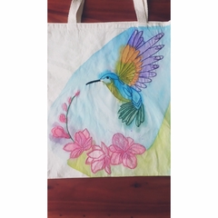 Ecobag Serie Aquarela e bordado -BEIJA FLOR- na internet