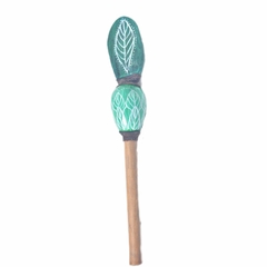 Maracá modelo oval com semente