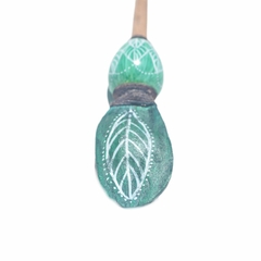 Maracá modelo oval com semente - comprar online
