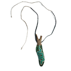 Kuripe de bambu serpente verde ,colar de macramê 